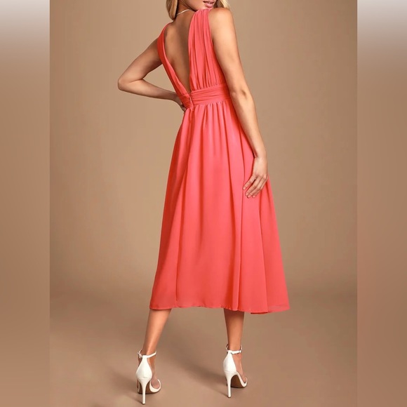 Lulu’s midi dress 👗 - Picture 2 of 15